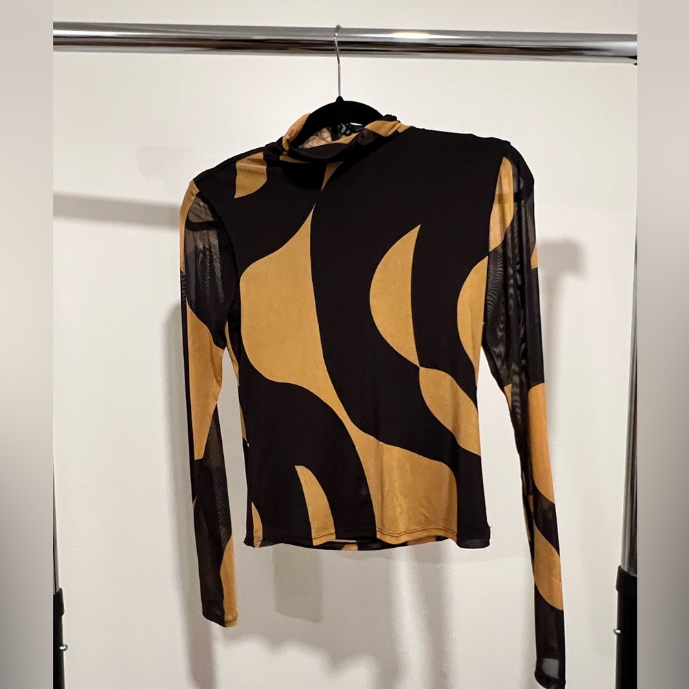 Light, see through long sleeve